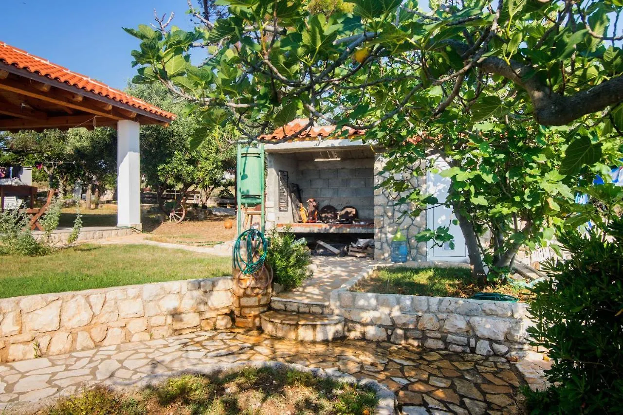 Apartments Crljenko Povljana