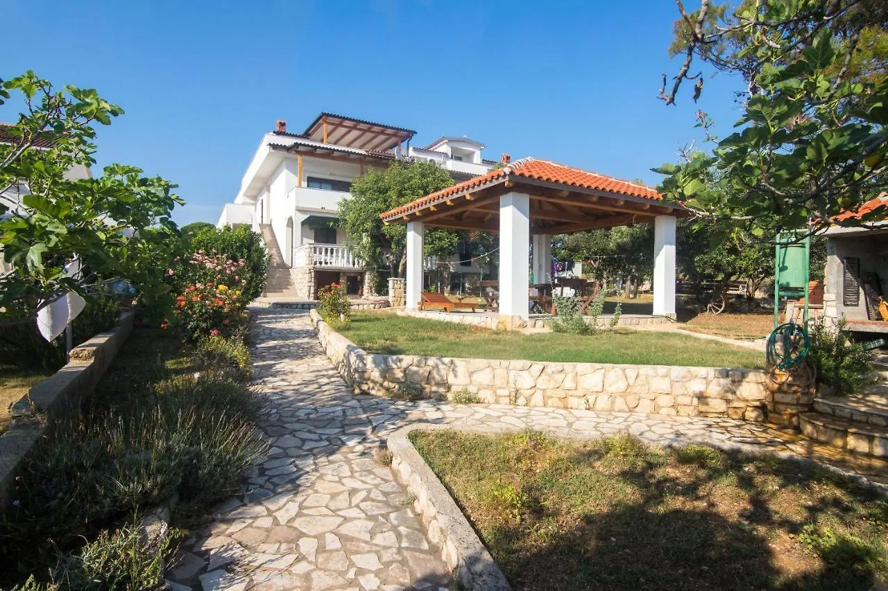 פובליאנה Apartments Crljenko